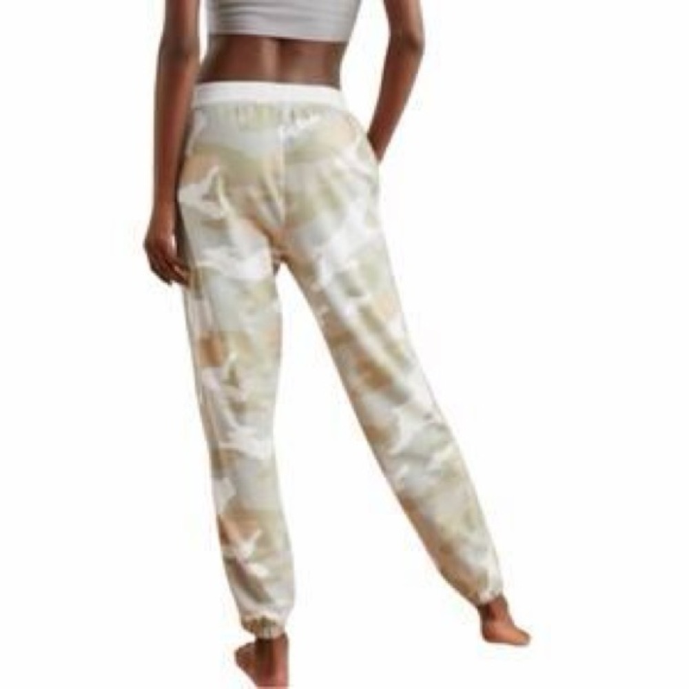 Women’s Aerie Camo Joggers